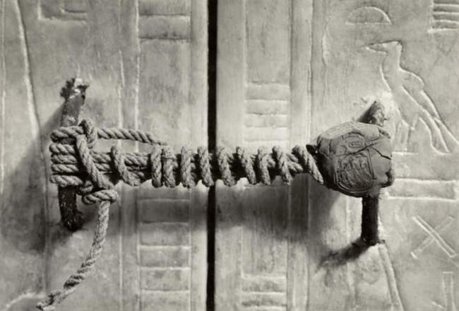 Печатът на гробницата на Тутанкамон, 1922, останал недокоснат цели 3,245 години, viralfhd.com